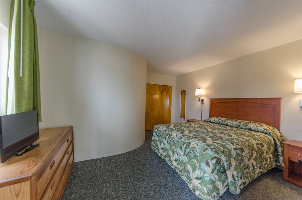 Image of Attache Oceanfront Resort