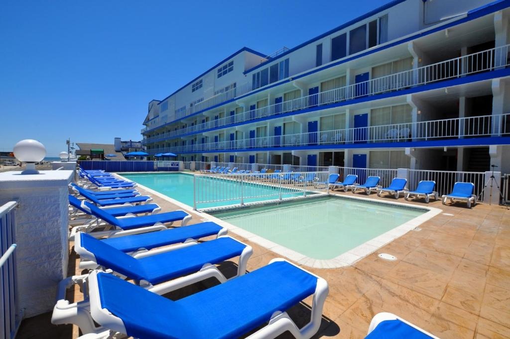 Image of Admiral Resort Motel
